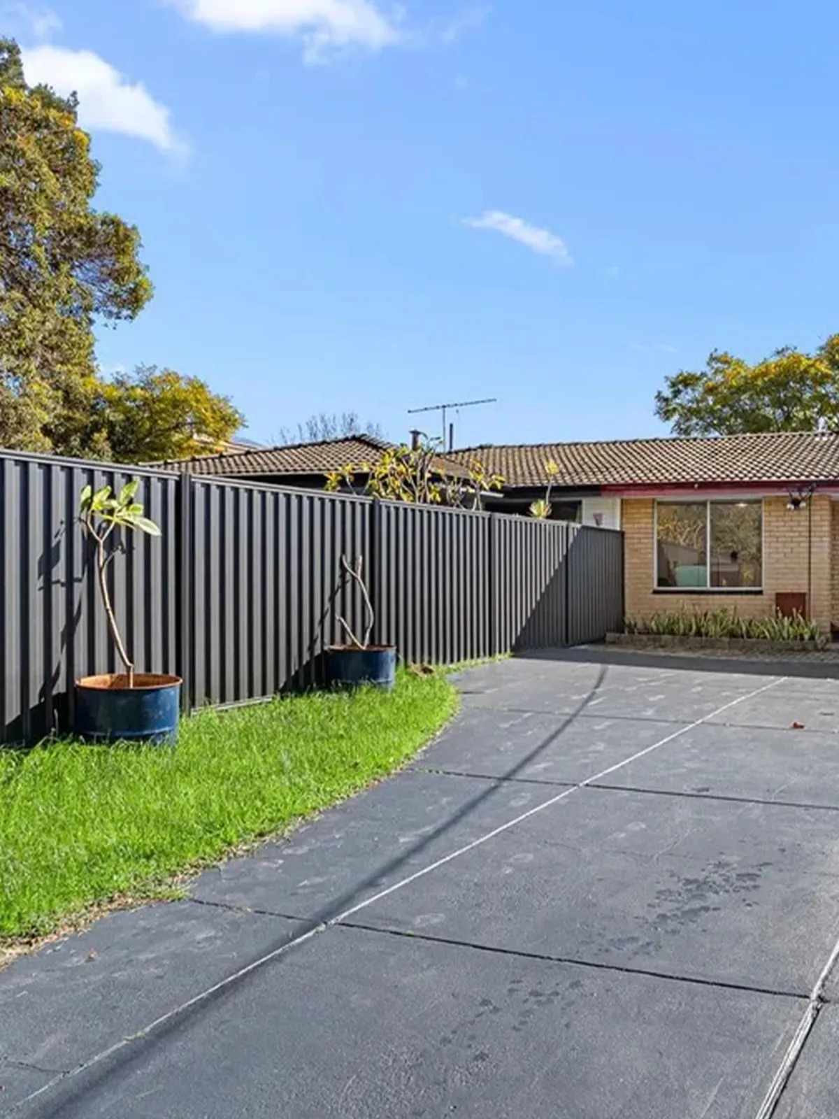 Commercial Colorbond Fencing Clyde