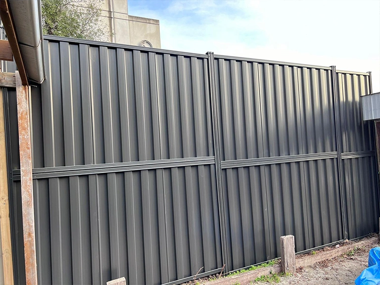 Colorbond-Fencing-03